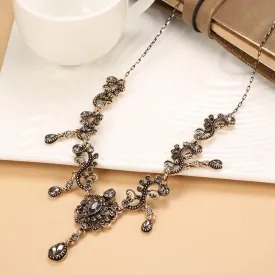 Luxury Gray Crystal Flower Necklace – Vintage Boho Ethnic Jewelry