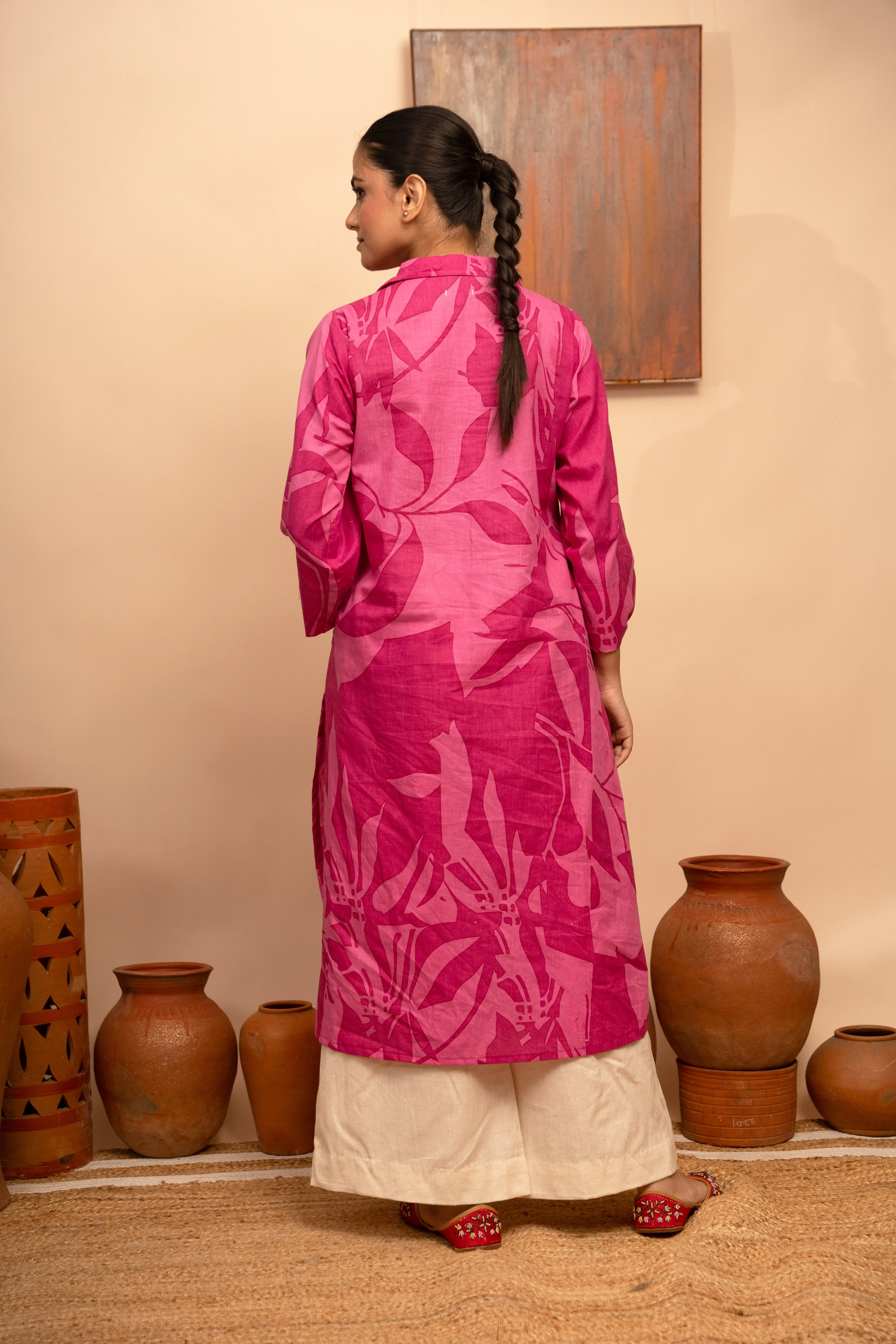 Womens Mul Cotton Magenta Collar Neck Regular Fit Kurta - Arya collection